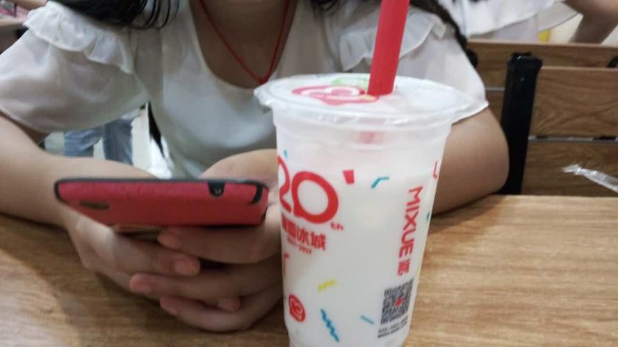 蜜雪冰城加盟条件和费用多少钱,蜜雪冰城加盟条件及加盟费用多少