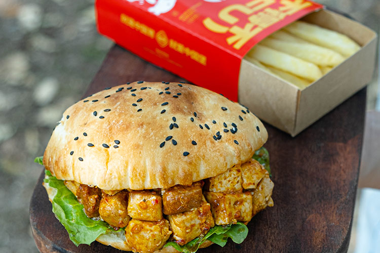 塔斯汀汉堡加盟条件要求高吗,中式汉堡塔斯汀加盟费 塔斯汀汉堡加盟条件要求高吗,中式汉堡塔斯汀加盟费